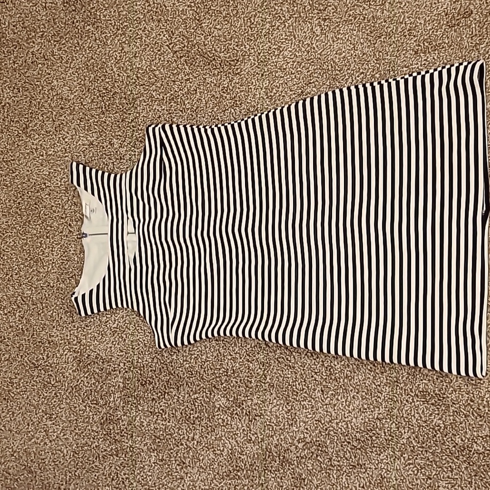 A3. XL black and white striped dress